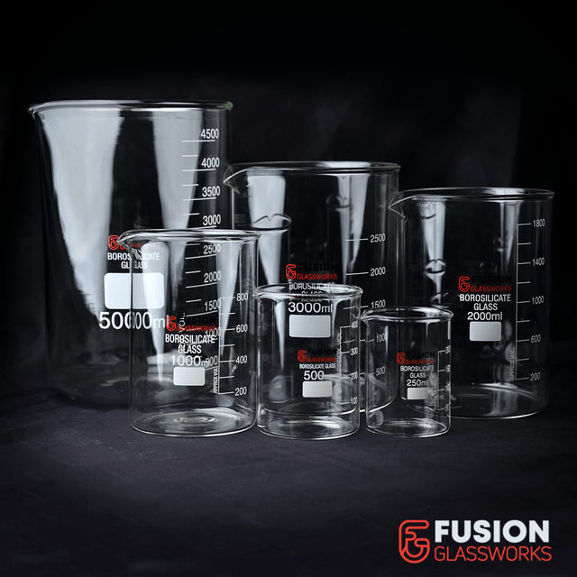 Borosilicate Graduated Glass Beaker with Spout - Xtractor Depot